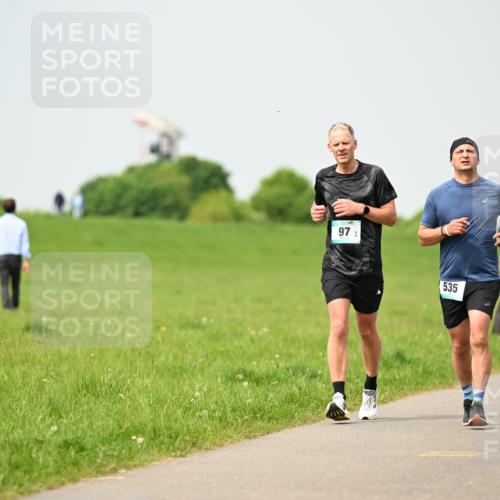 10.05.2026 - 8. Wedeler Halbmarathon Dr. Thomas Lammeyer http://msf.ph/oto/9704246 10.05.2026 11:51:29 Laufen 535 meine-sportfotos.de