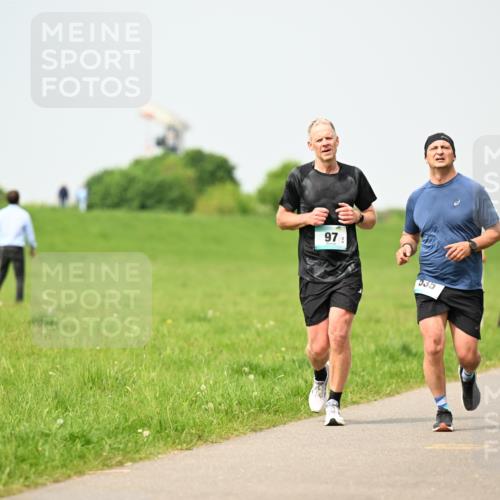 10.05.2026 - 8. Wedeler Halbmarathon Dr. Thomas Lammeyer http://msf.ph/oto/9704254 10.05.2026 11:51:29 Laufen 555 meine-sportfotos.de