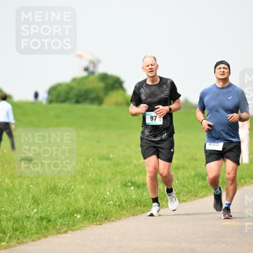 10.05.2026 - 8. Wedeler Halbmarathon Dr. Thomas Lammeyer http://msf.ph/oto/9704260 10.05.2026 11:51:30 Laufen  meine-sportfotos.de