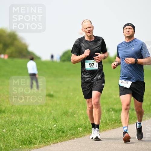 10.05.2026 - 8. Wedeler Halbmarathon Dr. Thomas Lammeyer http://msf.ph/oto/9704271 10.05.2026 11:51:32 Laufen 535 meine-sportfotos.de