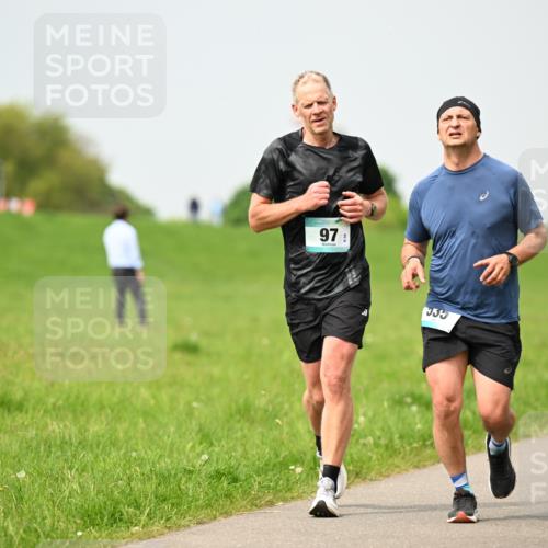 10.05.2026 - 8. Wedeler Halbmarathon Dr. Thomas Lammeyer http://msf.ph/oto/9704273 10.05.2026 11:51:32 Laufen 339 meine-sportfotos.de
