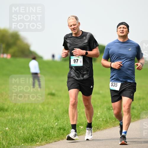 10.05.2026 - 8. Wedeler Halbmarathon Dr. Thomas Lammeyer http://msf.ph/oto/9704278 10.05.2026 11:51:32 Laufen 535 meine-sportfotos.de