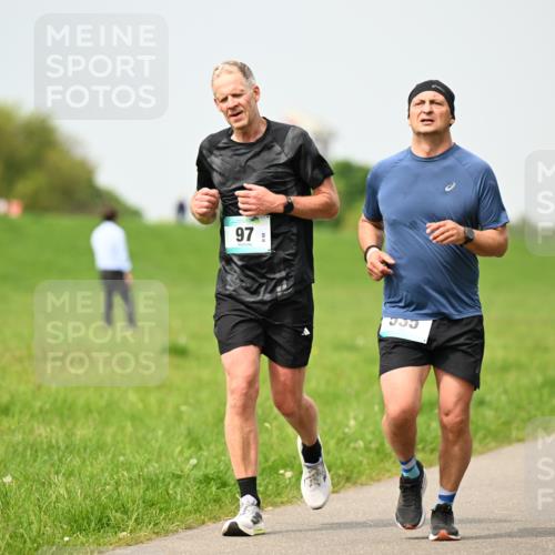 10.05.2026 - 8. Wedeler Halbmarathon Dr. Thomas Lammeyer http://msf.ph/oto/9704280 10.05.2026 11:51:32 Laufen  meine-sportfotos.de