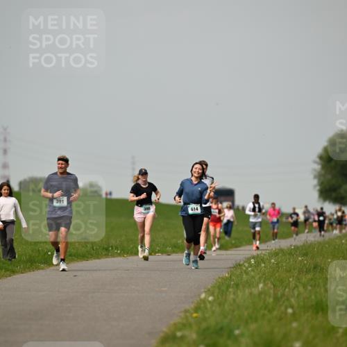 10.05.2026 - 8. Wedeler Halbmarathon Dr. Thomas Lammeyer http://msf.ph/oto/9704286 10.05.2026 11:51:37 Laufen 391, 395, 614 meine-sportfotos.de