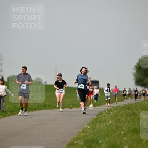 10.05.2026 - 8. Wedeler Halbmarathon Dr. Thomas Lammeyer http://msf.ph/oto/9704289 10.05.2026 11:51:37 Laufen 391, 395, 614 meine-sportfotos.de