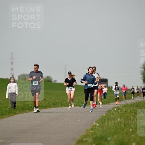 10.05.2026 - 8. Wedeler Halbmarathon Dr. Thomas Lammeyer http://msf.ph/oto/9704291 10.05.2026 11:51:37 Laufen 391, 395, 614 meine-sportfotos.de