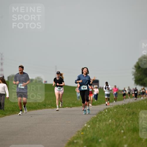 10.05.2026 - 8. Wedeler Halbmarathon Dr. Thomas Lammeyer http://msf.ph/oto/9704293 10.05.2026 11:51:37 Laufen 614 meine-sportfotos.de