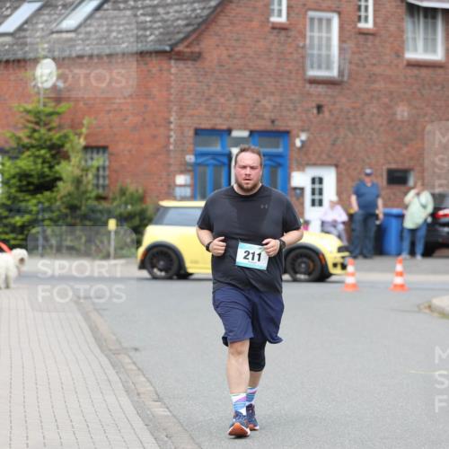 10.05.2026 - 8. Wedeler Halbmarathon Andreas Tolksdorf http://msf.ph/oto/9704296 10.05.2026 10:35:11 Laufen 30, 1, 211 meine-sportfotos.de