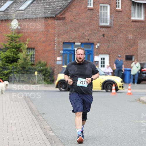 10.05.2026 - 8. Wedeler Halbmarathon Andreas Tolksdorf http://msf.ph/oto/9704298 10.05.2026 10:35:12 Laufen 3, 211 meine-sportfotos.de