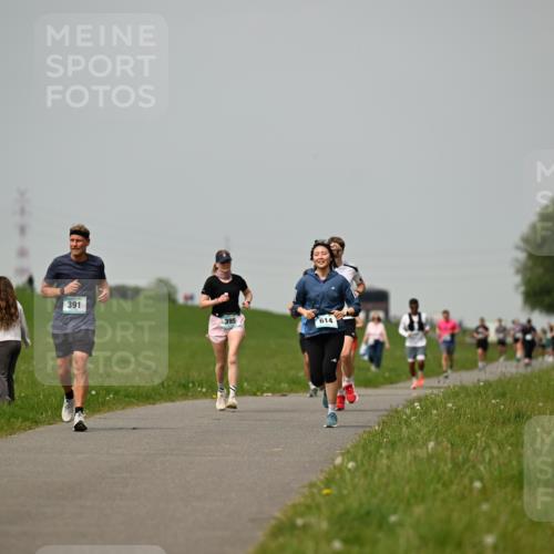 10.05.2026 - 8. Wedeler Halbmarathon Dr. Thomas Lammeyer http://msf.ph/oto/9704304 10.05.2026 11:51:38 Laufen 391, 395, 614 meine-sportfotos.de