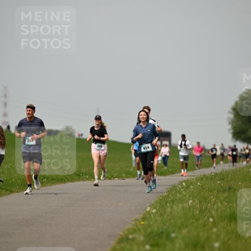 10.05.2026 - 8. Wedeler Halbmarathon Dr. Thomas Lammeyer http://msf.ph/oto/9704310 10.05.2026 11:51:38 Laufen 391, 395, 614 meine-sportfotos.de