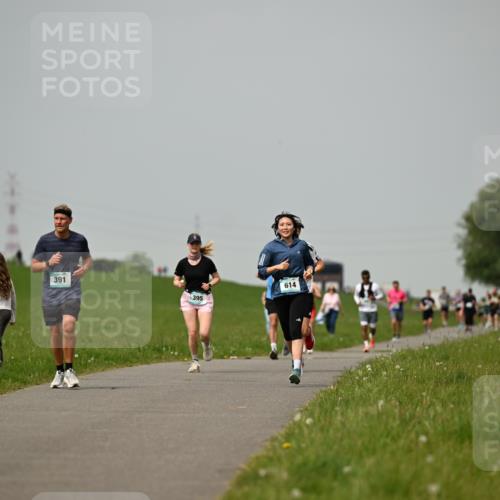 10.05.2026 - 8. Wedeler Halbmarathon Dr. Thomas Lammeyer http://msf.ph/oto/9704312 10.05.2026 11:51:38 Laufen 391, 395, 614 meine-sportfotos.de