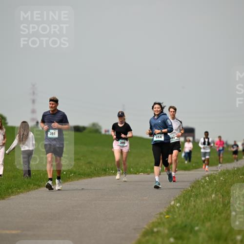 10.05.2026 - 8. Wedeler Halbmarathon Dr. Thomas Lammeyer http://msf.ph/oto/9704314 10.05.2026 11:51:39 Laufen 391, 395, 614, 691 meine-sportfotos.de