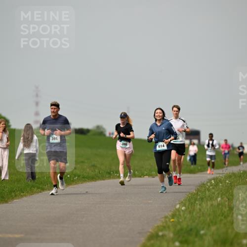 10.05.2026 - 8. Wedeler Halbmarathon Dr. Thomas Lammeyer http://msf.ph/oto/9704316 10.05.2026 11:51:39 Laufen 391, 395, 614 meine-sportfotos.de