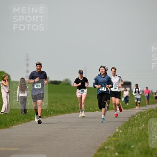10.05.2026 - 8. Wedeler Halbmarathon Dr. Thomas Lammeyer http://msf.ph/oto/9704319 10.05.2026 11:51:39 Laufen 391, 395, 614, 691 meine-sportfotos.de