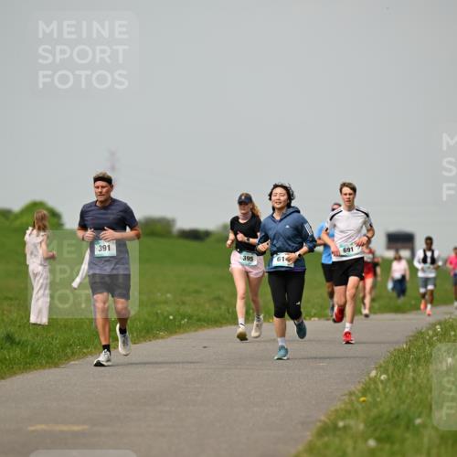10.05.2026 - 8. Wedeler Halbmarathon Dr. Thomas Lammeyer http://msf.ph/oto/9704325 10.05.2026 11:51:40 Laufen 391, 395, 614, 691 meine-sportfotos.de