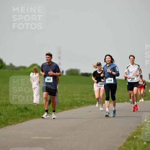 10.05.2026 - 8. Wedeler Halbmarathon Dr. Thomas Lammeyer http://msf.ph/oto/9704337 10.05.2026 11:51:41 Laufen 391, 3954, 614, 691 meine-sportfotos.de