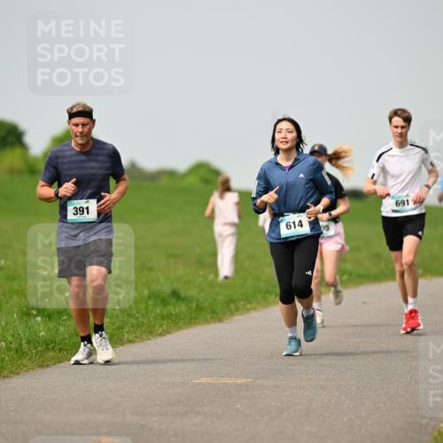 10.05.2026 - 8. Wedeler Halbmarathon Dr. Thomas Lammeyer http://msf.ph/oto/9704357 10.05.2026 11:51:44 Laufen 391, 614, 295, 691 meine-sportfotos.de