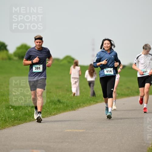 10.05.2026 - 8. Wedeler Halbmarathon Dr. Thomas Lammeyer http://msf.ph/oto/9704358 10.05.2026 11:51:43 Laufen 391, 614, 691 meine-sportfotos.de