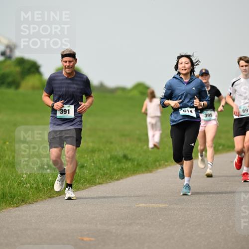 10.05.2026 - 8. Wedeler Halbmarathon Dr. Thomas Lammeyer http://msf.ph/oto/9704360 10.05.2026 11:51:44 Laufen 391, 614, 395, 691 meine-sportfotos.de