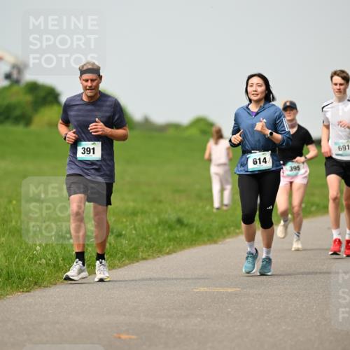 10.05.2026 - 8. Wedeler Halbmarathon Dr. Thomas Lammeyer http://msf.ph/oto/9704365 10.05.2026 11:51:44 Laufen 391, 614, 395, 691 meine-sportfotos.de