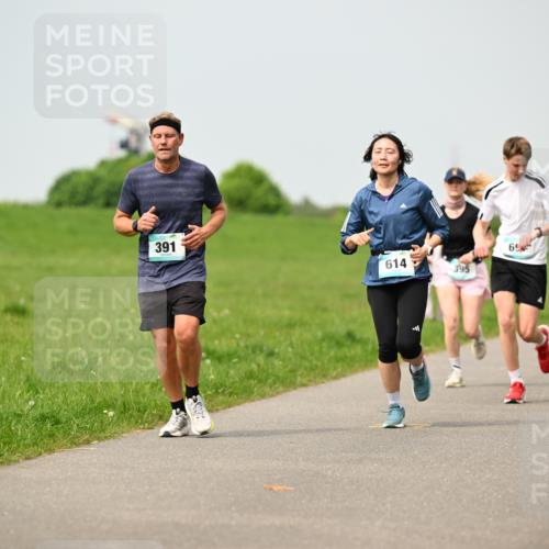 10.05.2026 - 8. Wedeler Halbmarathon Dr. Thomas Lammeyer http://msf.ph/oto/9704374 10.05.2026 11:51:45 Laufen 391, 614, 395 meine-sportfotos.de
