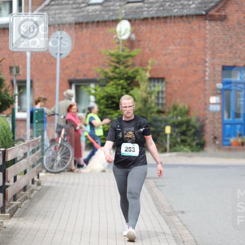 10.05.2026 - 8. Wedeler Halbmarathon Andreas Tolksdorf http://msf.ph/oto/9704375 10.05.2026 10:35:45 Laufen 253 meine-sportfotos.de