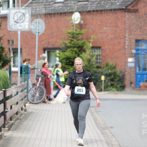 10.05.2026 - 8. Wedeler Halbmarathon Andreas Tolksdorf http://msf.ph/oto/9704376 10.05.2026 10:35:45 Laufen 253 meine-sportfotos.de