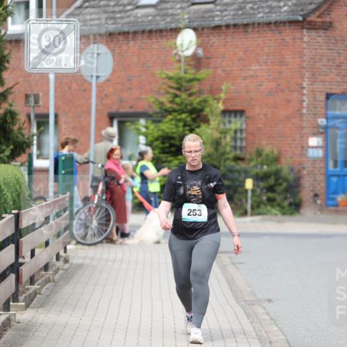 10.05.2026 - 8. Wedeler Halbmarathon Andreas Tolksdorf http://msf.ph/oto/9704378 10.05.2026 10:35:45 Laufen 253 meine-sportfotos.de