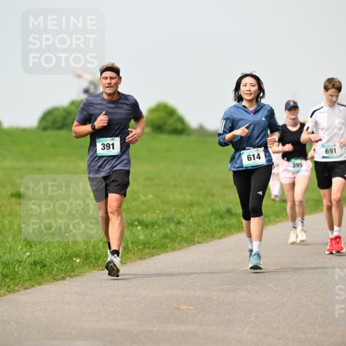10.05.2026 - 8. Wedeler Halbmarathon Dr. Thomas Lammeyer http://msf.ph/oto/9704379 10.05.2026 11:51:45 Laufen 391, 614, 395, 691 meine-sportfotos.de
