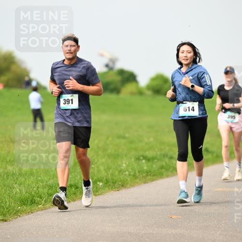 10.05.2026 - 8. Wedeler Halbmarathon Dr. Thomas Lammeyer http://msf.ph/oto/9704394 10.05.2026 11:51:46 Laufen 391, 614, 395, 691 meine-sportfotos.de