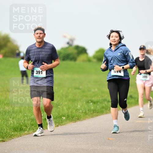 10.05.2026 - 8. Wedeler Halbmarathon Dr. Thomas Lammeyer http://msf.ph/oto/9704396 10.05.2026 11:51:46 Laufen 614, 391, 395, 691 meine-sportfotos.de