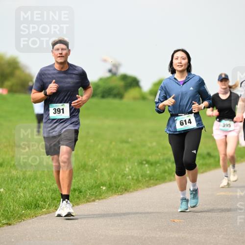 10.05.2026 - 8. Wedeler Halbmarathon Dr. Thomas Lammeyer http://msf.ph/oto/9704398 10.05.2026 11:51:47 Laufen 391, 614, 395, 691 meine-sportfotos.de
