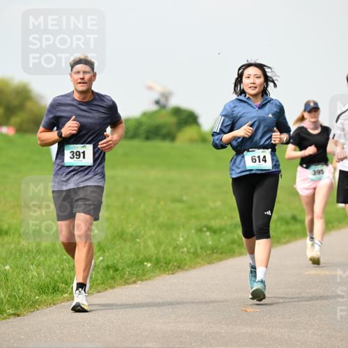 10.05.2026 - 8. Wedeler Halbmarathon Dr. Thomas Lammeyer http://msf.ph/oto/9704400 10.05.2026 11:51:47 Laufen 391, 614, 395, 691 meine-sportfotos.de
