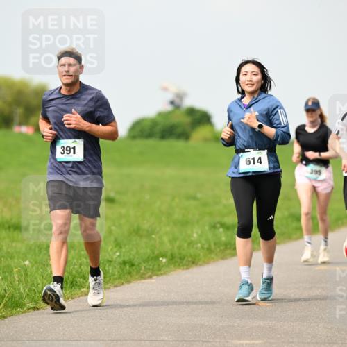 10.05.2026 - 8. Wedeler Halbmarathon Dr. Thomas Lammeyer http://msf.ph/oto/9704402 10.05.2026 11:51:47 Laufen 391, 614, 395, 691 meine-sportfotos.de