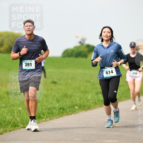 10.05.2026 - 8. Wedeler Halbmarathon Dr. Thomas Lammeyer http://msf.ph/oto/9704409 10.05.2026 11:51:47 Laufen 391, 614, 395, 691 meine-sportfotos.de