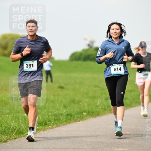 10.05.2026 - 8. Wedeler Halbmarathon Dr. Thomas Lammeyer http://msf.ph/oto/9704411 10.05.2026 11:51:47 Laufen 391, 614, 395, 691 meine-sportfotos.de