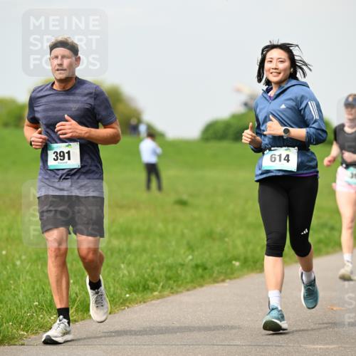 10.05.2026 - 8. Wedeler Halbmarathon Dr. Thomas Lammeyer http://msf.ph/oto/9704418 10.05.2026 11:51:48 Laufen 10000, 391, 614, 691, 195 meine-sportfotos.de