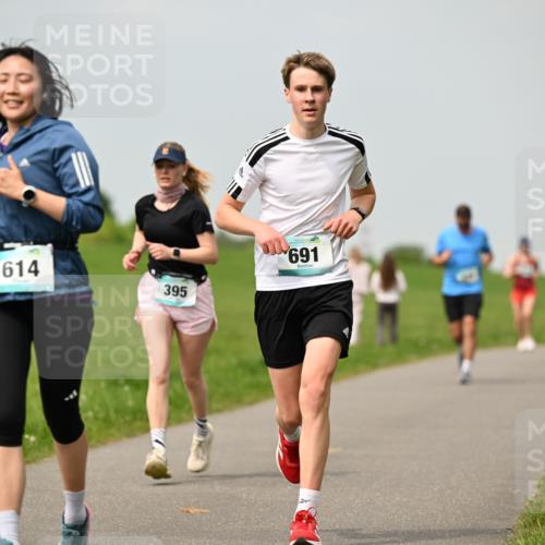 10.05.2026 - 8. Wedeler Halbmarathon Dr. Thomas Lammeyer http://msf.ph/oto/9704422 10.05.2026 11:51:48 Laufen 614, 395, 691 meine-sportfotos.de