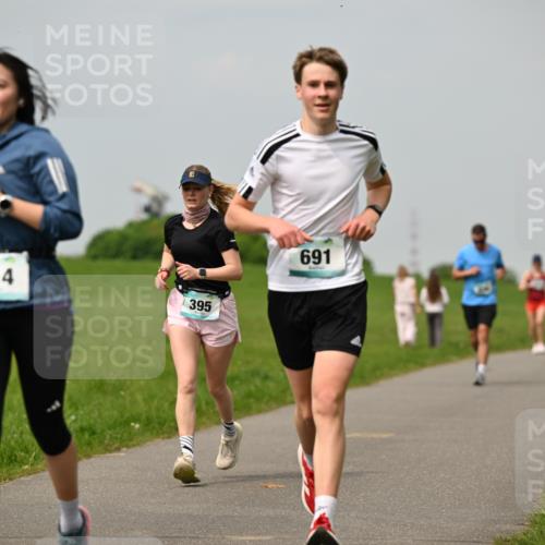 10.05.2026 - 8. Wedeler Halbmarathon Dr. Thomas Lammeyer http://msf.ph/oto/9704428 10.05.2026 11:51:49 Laufen 614, 395, 691 meine-sportfotos.de