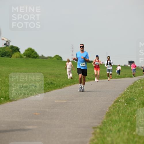 10.05.2026 - 8. Wedeler Halbmarathon Dr. Thomas Lammeyer http://msf.ph/oto/9704448 10.05.2026 11:51:51 Laufen 636, 2044 meine-sportfotos.de