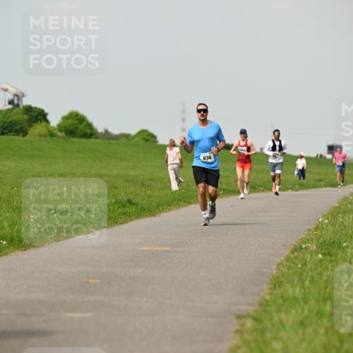 10.05.2026 - 8. Wedeler Halbmarathon Dr. Thomas Lammeyer http://msf.ph/oto/9704452 10.05.2026 11:51:51 Laufen 636, 2044 meine-sportfotos.de