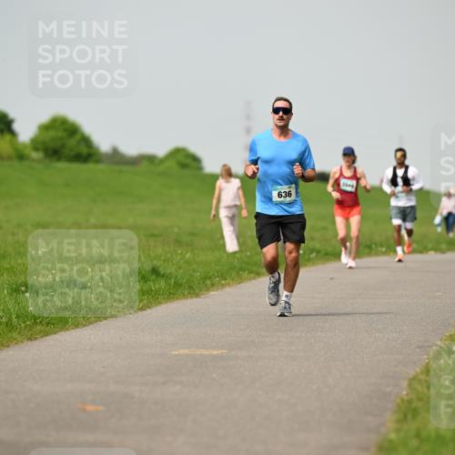10.05.2026 - 8. Wedeler Halbmarathon Dr. Thomas Lammeyer http://msf.ph/oto/9704456 10.05.2026 11:51:52 Laufen 636 meine-sportfotos.de