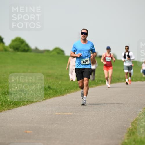 10.05.2026 - 8. Wedeler Halbmarathon Dr. Thomas Lammeyer http://msf.ph/oto/9704462 10.05.2026 11:51:52 Laufen 636 meine-sportfotos.de