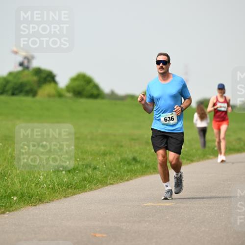 10.05.2026 - 8. Wedeler Halbmarathon Dr. Thomas Lammeyer http://msf.ph/oto/9704482 10.05.2026 11:51:53 Laufen 636 meine-sportfotos.de