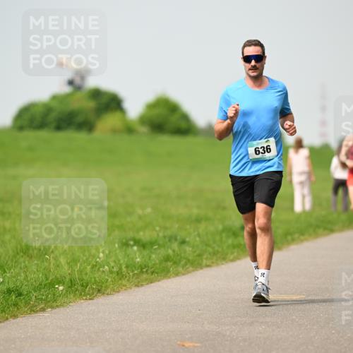 10.05.2026 - 8. Wedeler Halbmarathon Dr. Thomas Lammeyer http://msf.ph/oto/9704493 10.05.2026 11:51:54 Laufen 636 meine-sportfotos.de