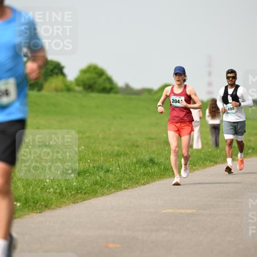 10.05.2026 - 8. Wedeler Halbmarathon Dr. Thomas Lammeyer http://msf.ph/oto/9704518 10.05.2026 11:51:57 Laufen 310, 204, 490 meine-sportfotos.de