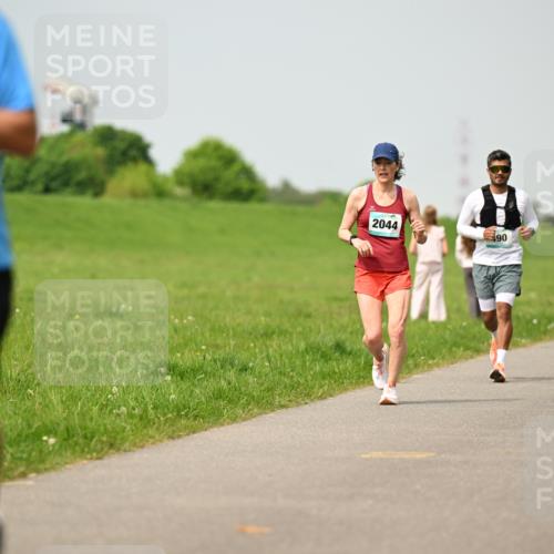 10.05.2026 - 8. Wedeler Halbmarathon Dr. Thomas Lammeyer http://msf.ph/oto/9704526 10.05.2026 11:51:58 Laufen 630, 2044 meine-sportfotos.de