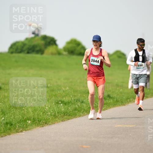 10.05.2026 - 8. Wedeler Halbmarathon Dr. Thomas Lammeyer http://msf.ph/oto/9704547 10.05.2026 11:51:59 Laufen 2044, 490 meine-sportfotos.de