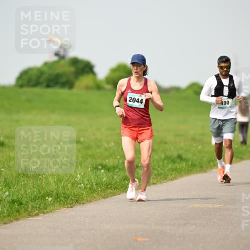 10.05.2026 - 8. Wedeler Halbmarathon Dr. Thomas Lammeyer http://msf.ph/oto/9704557 10.05.2026 11:52:00 Laufen 2044, 490 meine-sportfotos.de
